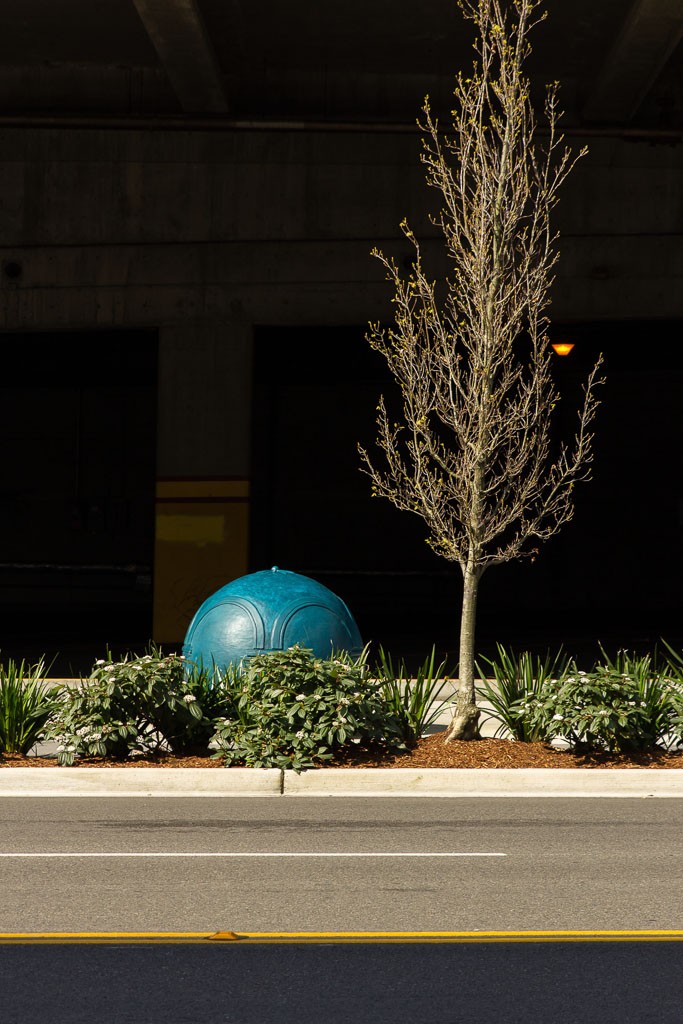 Ball and tree.