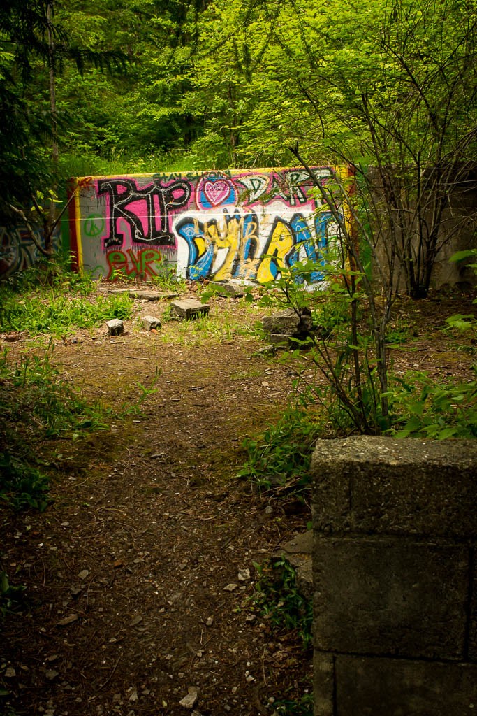 Ruins and graffiti! Jackpot!