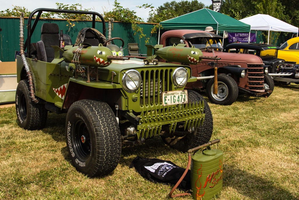 Jeep with bombs and blades on the grille