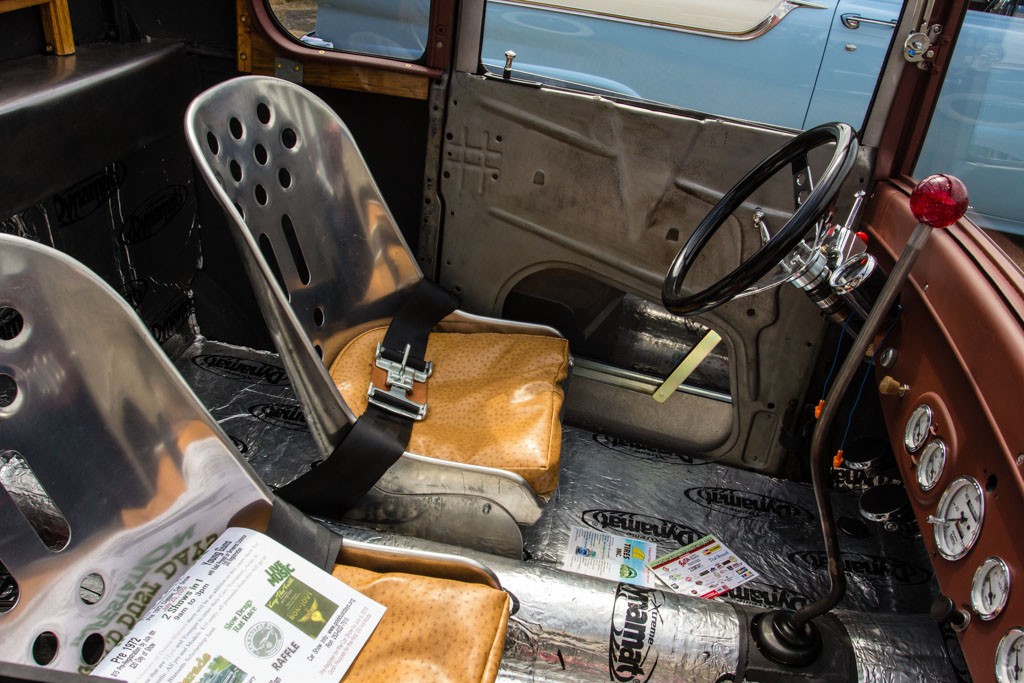 LOVE those bomber seats and the color leather he chose.