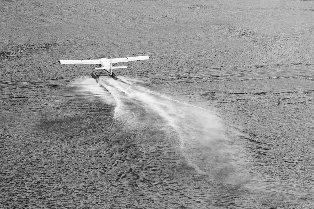 Love the patterns in the water from the prop