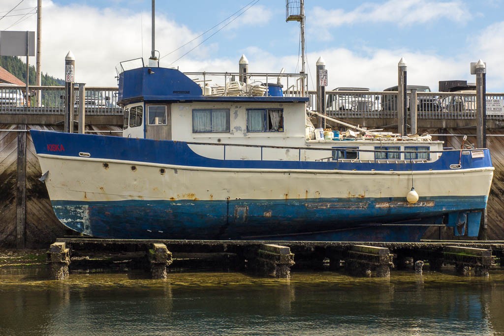 You can park your boat on the dry for as long as the tide will let you. Good for quick repairs etc.