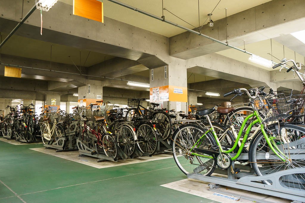 Bicycle parking garage