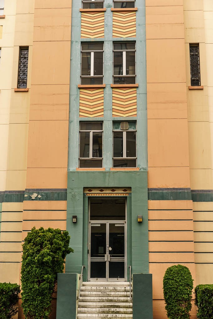 I love art deco style buildings. 