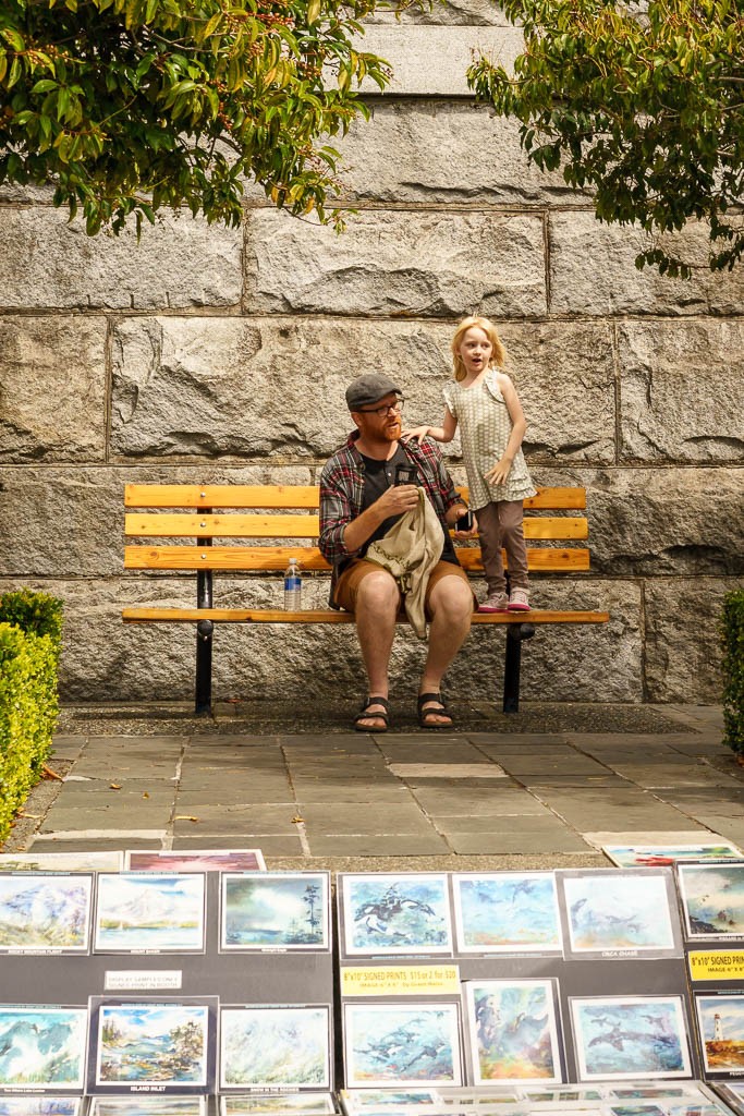 More random people and some street vendor art.