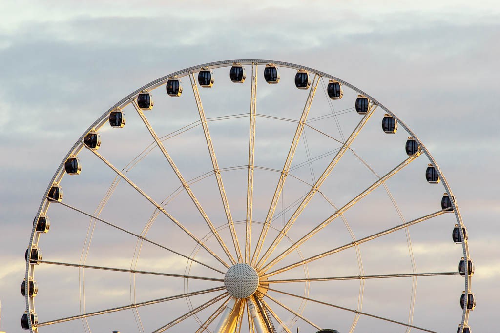 Colorful photo of the Seattle wheel